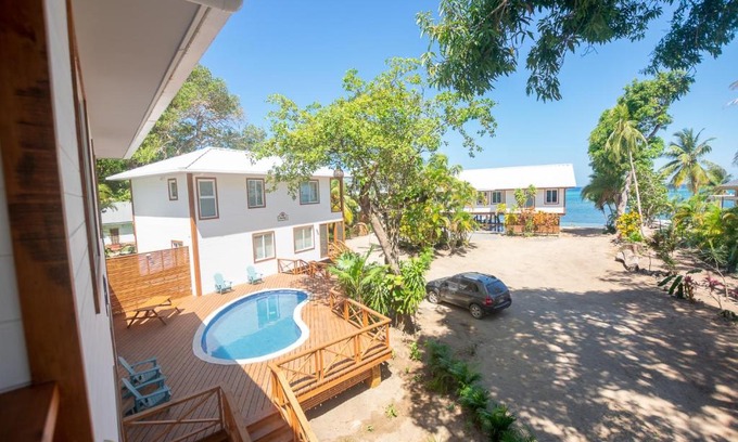 Antoneys Cay House | Casa Palmera home