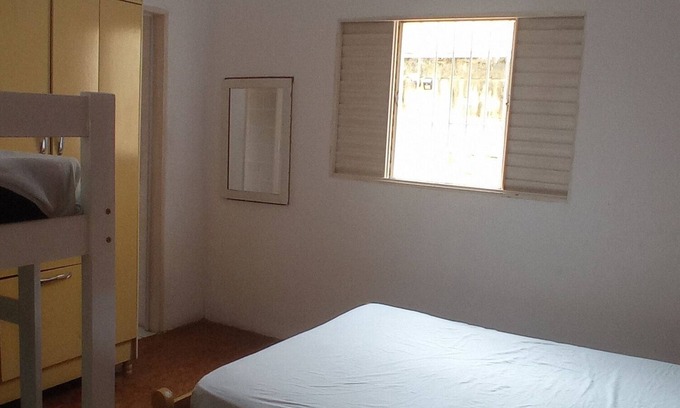 Jardim California House | Casa Perfeita Próxima ao Centro de Caraguatatuba, com Acesso Fácil a Praias