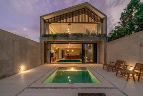 Munggu Villa | Casa Solo - Chic Industrial 1BR Villa Close to Pererenan Beach