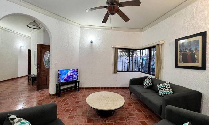 La Paz House | Casa Sonora Cheerful 3BR Home close to dtwn with small pool