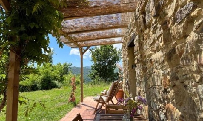 Brugnato House | CasaValleVerde:Bougainvillea
