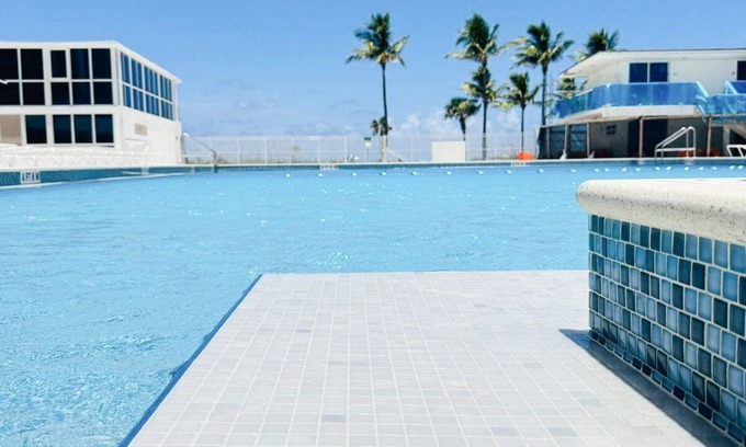 La Gorce Condo | Castle 412 BayView Studio with Pool and Direct Beach Access, Tennis, Free Parking