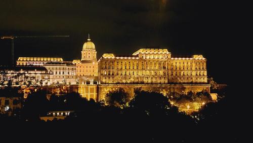 Budavar Apartment | Castle View