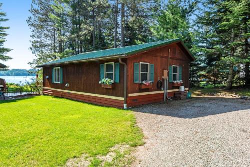Eagle River House | Catfish Cottages