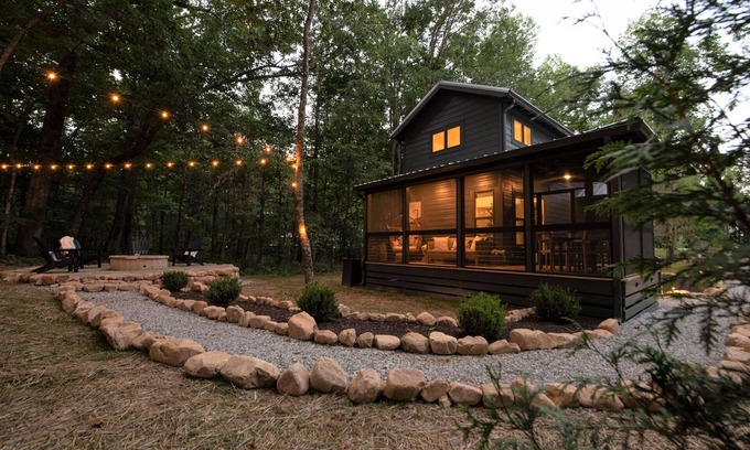 Monteagle House | Caverns,Sewanee,Waterfalls, Hike: Tiny Basecamp