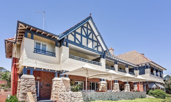Yallingup Hotel | Caves House Hotel & Apartments Yallingup