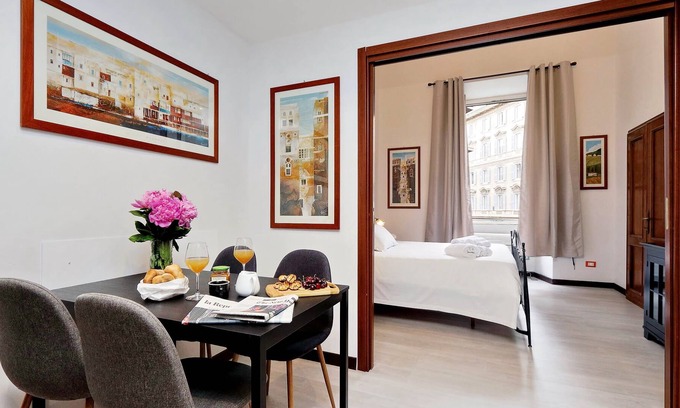 Prati Apartment | Cavour Square Apartment
