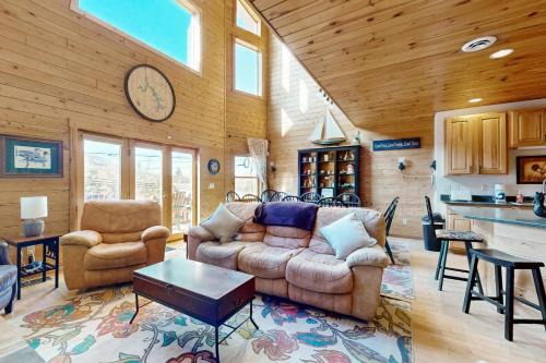 McHenry Apartment | Cedar Shores #15