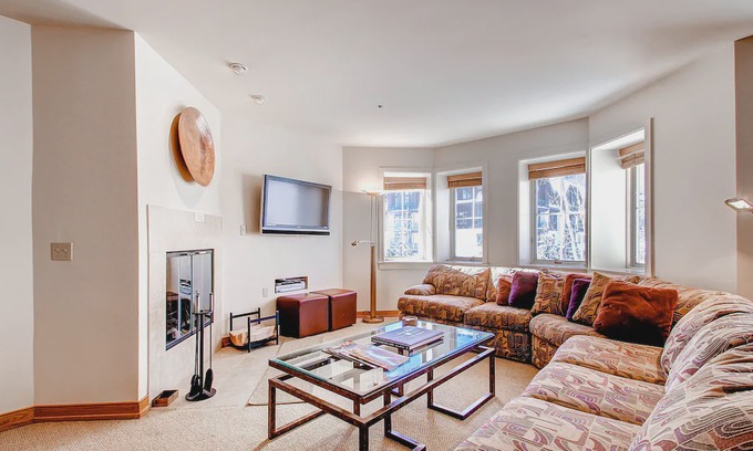 Beaver Creek Apartment | Centennial 2 Bedroom Condo unit no. 7