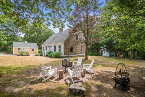 Orleans House | Central AC Close to Nauset Beach