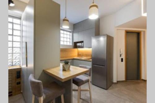 Trikala Apartment | Central and modern flat by the river