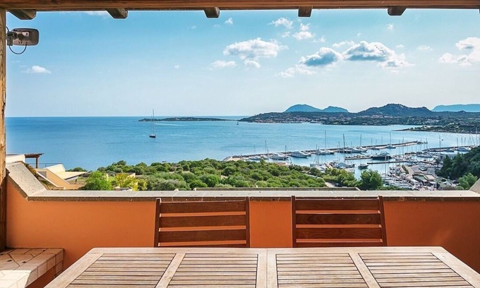 Portisco Apartment | Central Apartment ‘Bilocale Asfodeli’ Close to Beach with Incredible Sea View & Balcony