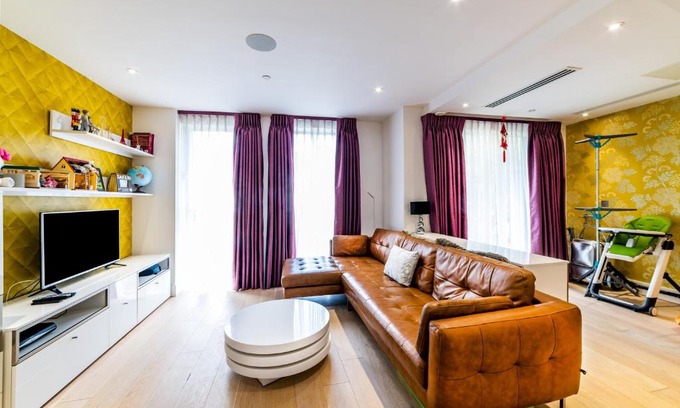 Sands End Apartment | Central Ave Stunning Two Bedrooms Apt in a Secure Riverside Development