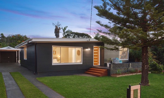 Bateau Bay House | Central Coast Dream Beach House