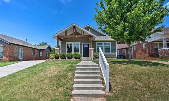 Lincoln Terrace House | Central OKC Home w/ Yard ~ 2 Mi to Bricktown!