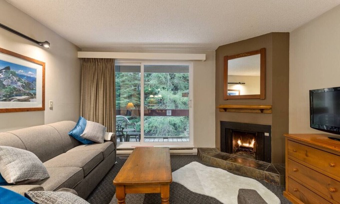 Whistler Village Hotel | Central Whistler 2BR|Pool,Hot Tub,Ski/Bike Storage