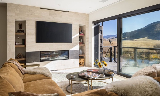 Jackson Hole Villa | Centrally Located Townhome with Elk Refuge Views