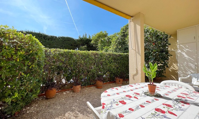 Beaulieu-sur-Mer Apartment | Centre Ville DE Beaulieu - Terrasse Ensoleillee