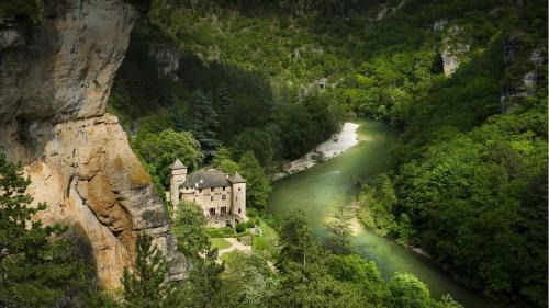Laval-du-Tarn Hotel | Château De La Caze Piscine & Spa - Ste Enimie