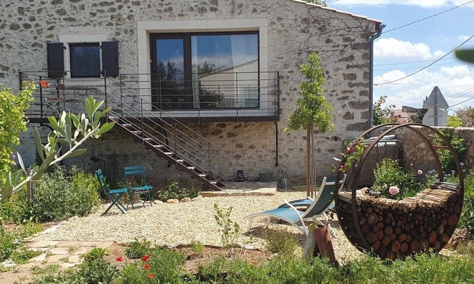 Assignan Condo | Château Les Poules - new bright modern and cosy loft