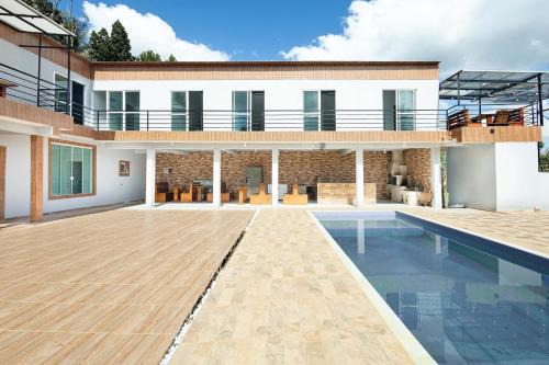 Mairinque House | Chacara Pet-Friendly c Piscina, Jogos e Wi-fi