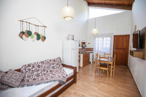 Estaleiro House | Chalé com Churrasqueira a 5min da Praia Estaleiro