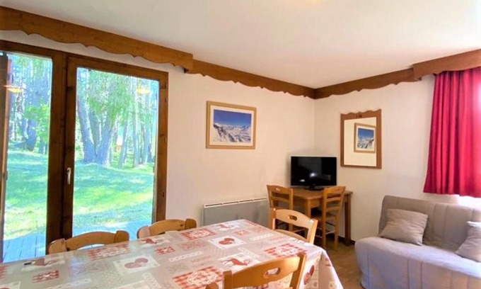 La Joue du Loup Ski Chalet | Chalet 8 pers avec terrasse, local ski, parking gratuit, animaux acceptés - FR-1-504-5
