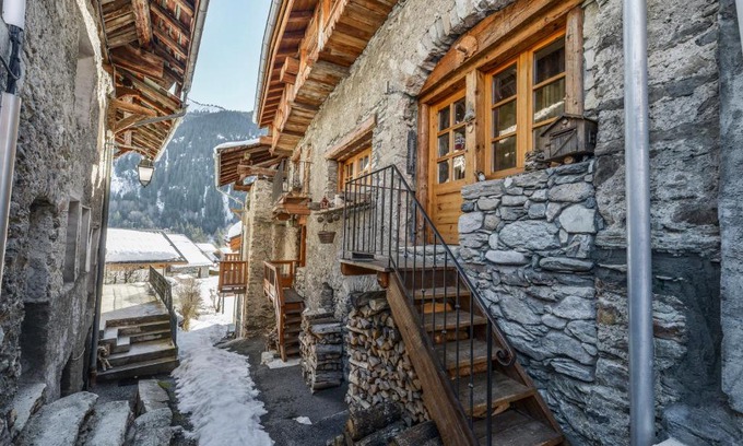 Champagny-en-Vanoise Ski Chalet | CHALET ALOUETTE Authentique et confortable Proche commerces et Pistes