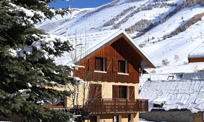 Les Deux Alpes Ski Chalet | Chalet Alpina