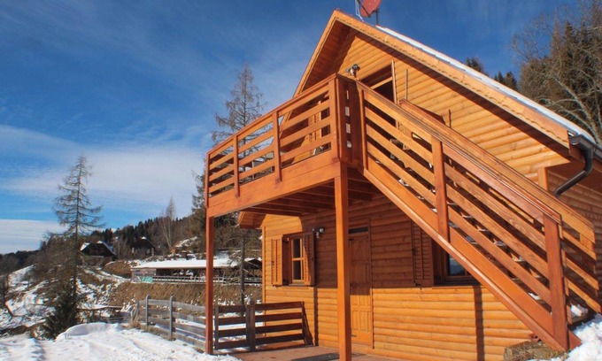 Liebenfels Apartment | Chalet-apartment with balcony near the lakes