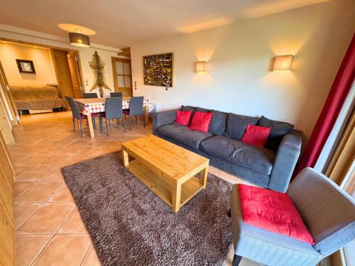 Saint-Martin-de-Belleville Apartment | Chalet pieds des pistes à St Martin de Belleville, 3 pièces, terrasse, garage, services hôteliers inclus - FR-1-452-135