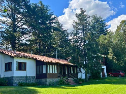 Huerta Grande Ski Chalet | Chalet Halali