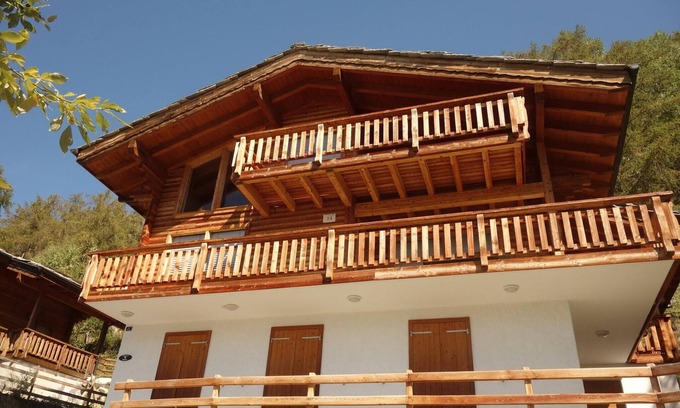 Nendaz Ski Chalet | Chalet in Veysonnaz with balcony
