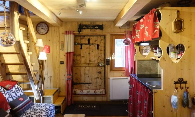 Hauteluce Ski Chalet | Chalet - MAZOT SAVOYARD AT THE HEAD OF HIGHELUCE IDEAL FOR A COUPLE