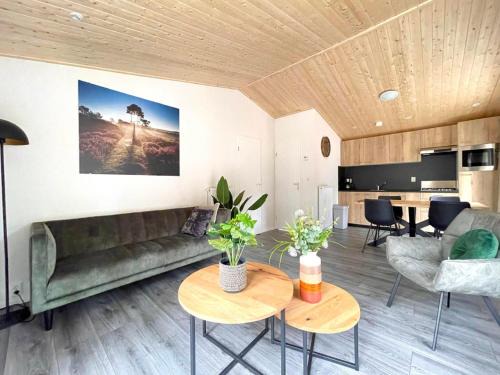 Bosgebied Hoenderloo House | Chalet w Garden & Views, cleaning included