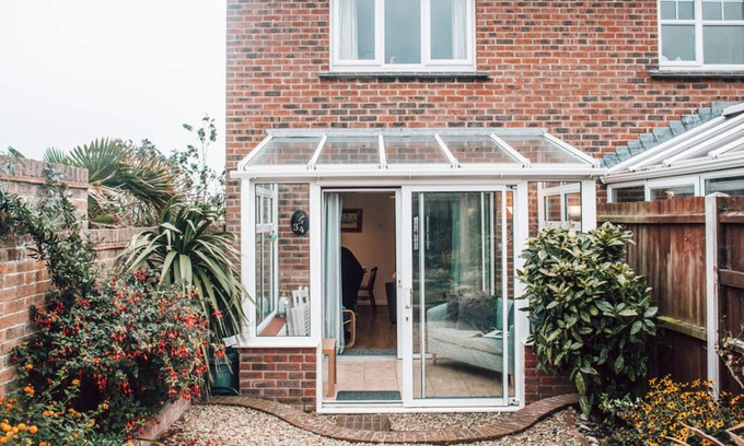 Wyke Regis House | Chalkhill View - Idyllic, Sea Views & Parking