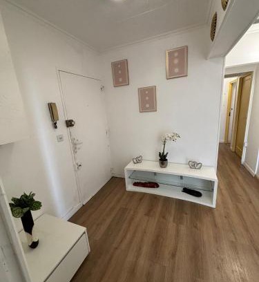 Epinay-sur-Seine Bed & Breakfast | Chambre avec salle de bain privée, MOULIN ROUGE, 20 min de Paris APPARTEMENT COMMUN
