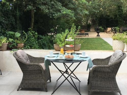 Cadereau Bed & Breakfast | Chambre côté jardin