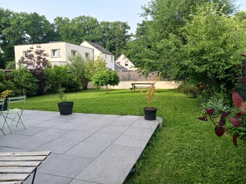 Offemont House | Chambre calme à la limite de Belfort, maison avec jardin proche du stade, du skatepark et de la rivière