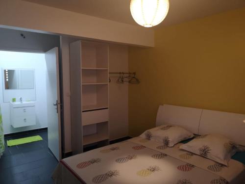 Trois-Rivieres Apartment | Chambre cosy