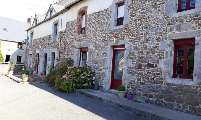 Le Mesnil-Aubert Bed & Breakfast | Chambres d'hôtes Au Hameau