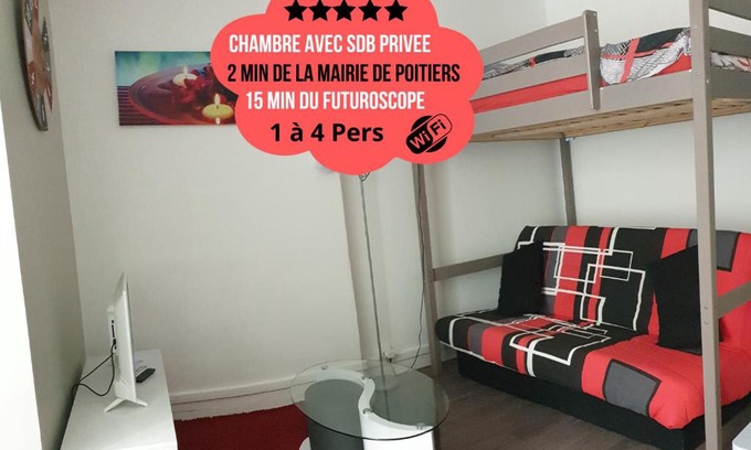 Poitiers House | Chambres Poitiers Centre Ville - Salle de Bain, Réfrigérateur, TV et machine à café privatifs - Cuisine commune - Terrasse - Hôtel de ville à 200m