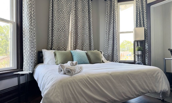 Evansville Apartment | Chandler E/Downtown EVV Studio Apt