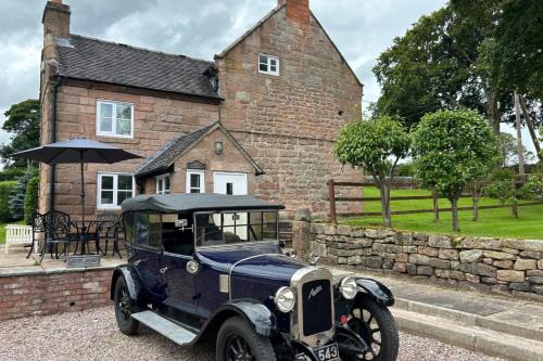 Cauldon Low House | Character 3 Bed Peak Dist Farmhouse Alton Towers