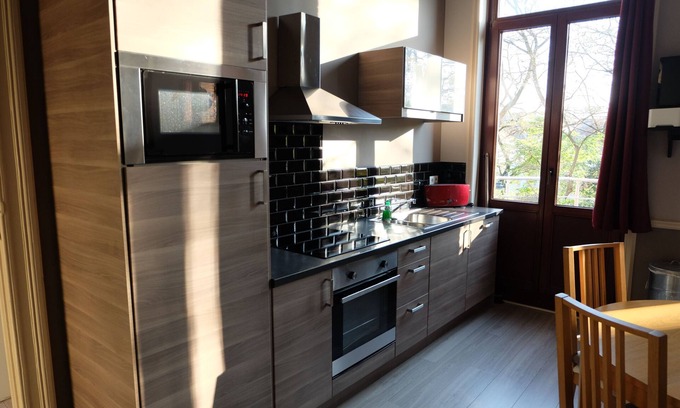 Upper Town Apartment | Character apartment in the European district