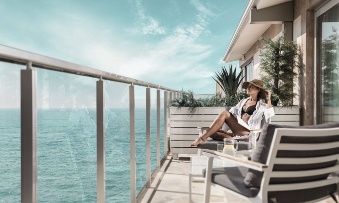 Kusadasi City Centre Hotel | Charisma De Luxe Hotel
