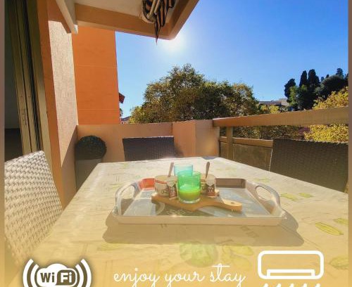 Riou - Petit Juas - Av de Grasse Apartment | Charmant 2 pièces, traversant, clim, wifi, parking
