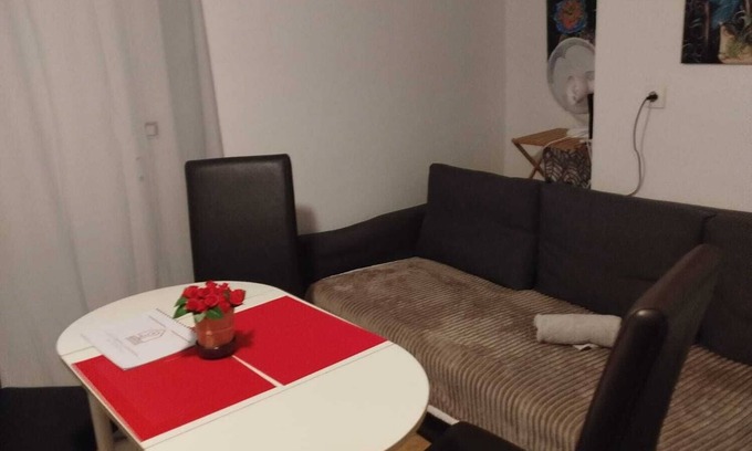 La Ferte-Gaucher Apartment | Charmant Appartement Avec Piscine