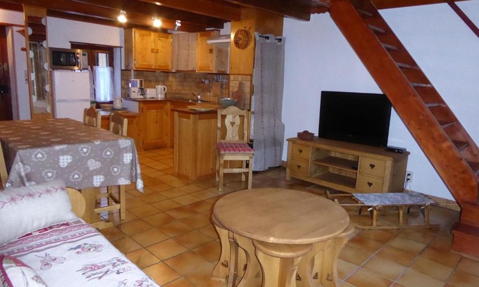 Pralognan-la-Vanoise Ski Chalet | Charmant Chalet en Pierre et Bois à Pralognan-la-Vanoise, Proche Commerces et Téléphérique - FR-1-464-16
