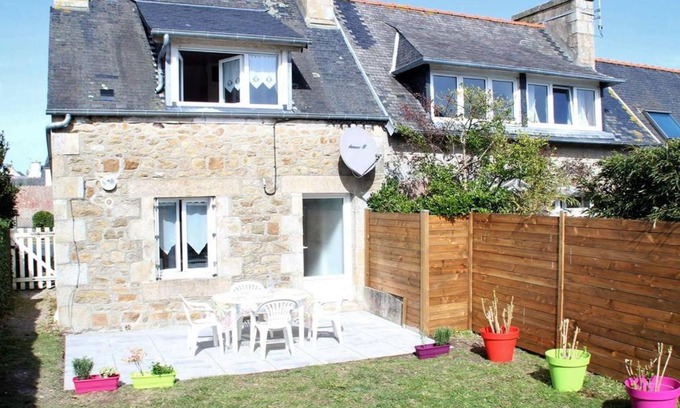 Tregastel House | Charmante maisonnette bretonne à 100m de la mer avec jardin, terrasse et proximité centre Trégastel - FR-1-368-26